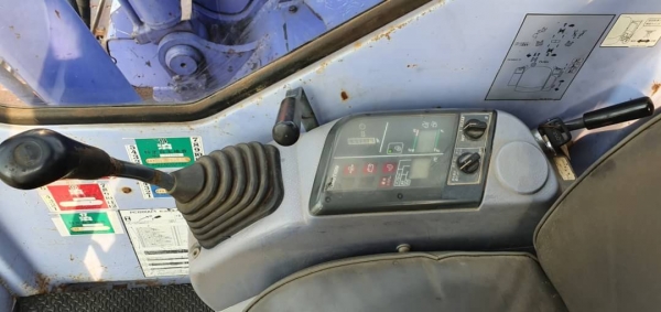 ขายด่วนราคา550,001บาท(ห้าแสนห้าหมื่นบาท)รถแบคโฮKOMATSUPC128US=รุ่น6โคมัสซูรุ่นยอดนิยมเครื่องโคมัสซู4D95โบเครื่องดีปั่มแรงไฟฟ้าครบรถนอกเพิ่งนำเข้ามาใหม่ยังไม่เคยใช้งานในเมืองไทยเลย