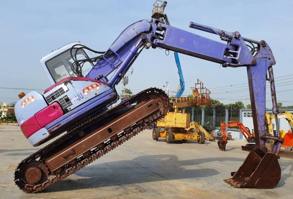 ขายด่วนราคา550,001บาท(ห้าแสนห้าหมื่นบาท)รถแบคโฮKOMATSUPC128US=รุ่น6โคมัสซูรุ่นยอดนิยมเครื่องโคมัสซู4D95โบเครื่องดีปั่มแรงไฟฟ้าครบรถนอกเพิ่งนำเข้ามาใหม่ยังไม่เคยใช้งานในเมืองไทยเลย