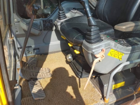 รถแบคโฮ VOLVO EC210B PRAEM แจ้งจำหน่าย รถซื้อใหม่ป้ายแดงมาใช้มือเดียว ทำงาน 11,000 ชม.ไฟฟ้าครบ เครื่องดี ปั้มแรง เอวแน่น แอร์ฉ่ำช่วงล่างเต็ม รถสวยพร้อมใช้เอกสารพร้อม รถอยู่ ภาคใต้ ขาย 890,000  064-191-1112