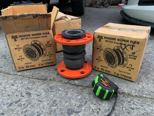 ขายข้อต่อยางกันสะบัด Mason Super Flex ขนาด 2นิ้ว made in USA. มี 3 ตัวครับ **ของใหม่ไม่เคยใช้งาน** ราคาตัวละ 900 บาท