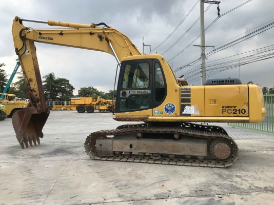 รถขุด KOMATSU รุ่น PC210-6E รถนำเข้าจากญี่ปุ่น ราคาไม่แพงครับ