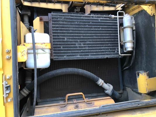 รถขุด KOMATSU รุ่น PC210-6E รถนำเข้าจากญี่ปุ่น ราคาไม่แพงครับ