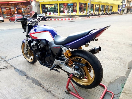 ขาย HONDA CB400 VTEC3 ปี2006 เครื่องดี ยางหน้าหลังเต็ม พร้อมของแต่งหลายรายการ อินวอยส์ สรรพสามิตร รา
