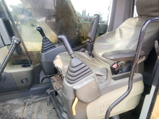 ขายCAT 320D กระบอกดำ ชั่วโมง14000กว่าๆ เอกสารแจ้งจำหน่าย เครื่องปั้มดี ไฟฟ้าครบ เอวแน่น ตัวเดินดี  เปลี่ยนโซ่ให้ไหม่สองเส้น บูมอามไม่แตกไม่ร้าว พร้อมใช้งาน ราคา1,350,000บาท สนใจติดต่อคุณอ๊อฟ พิจิตร 086-737-9991