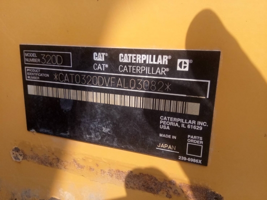 ขายCAT 320D กระบอกดำ ชั่วโมง14000กว่าๆ เอกสารแจ้งจำหน่าย เครื่องปั้มดี ไฟฟ้าครบ เอวแน่น ตัวเดินดี  เปลี่ยนโซ่ให้ไหม่สองเส้น บูมอามไม่แตกไม่ร้าว พร้อมใช้งาน ราคา1,350,000บาท สนใจติดต่อคุณอ๊อฟ พิจิตร 086-737-9991