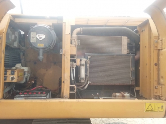 ขายCAT 320D กระบอกดำ ชั่วโมง14000กว่าๆ เอกสารแจ้งจำหน่าย เครื่องปั้มดี ไฟฟ้าครบ เอวแน่น ตัวเดินดี  เปลี่ยนโซ่ให้ไหม่สองเส้น บูมอามไม่แตกไม่ร้าว พร้อมใช้งาน ราคา1,350,000บาท สนใจติดต่อคุณอ๊อฟ พิจิตร 086-737-9991