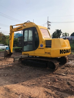 ขายKomatsuPC60-7สภาพสวยพร้อมใช้เครื่องดีปั้มแรงเเห้งทั้งคัน ช่วงล่างเต็มไฟฟ้าครบ เอกสารซื้อขายราคา 590,000บาทติดต่อคุณอ๊อฟ พิจิตร 086-737-9991