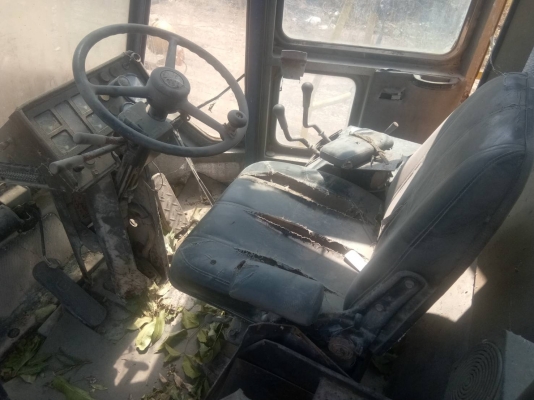 ขายรถตักKOMATSU WA600-1 เน้นขายตามสภาพแต่รถสามารถสตาสเครื่องเดินได้ครับเครื่องเกียดี เอกสารใบซื้อขายราคา850,000บาทสนใจติดต่อคุณอ๊อฟ พิจิตร086-737-9991