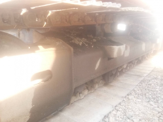 ขาย DOOSAN DX225 LC เครื่องปั้มดี ช่วงล่างพอได้ เอวมีขยับนิดๆ ขายตามสภาพ เอกสารใบชื้อขาย ไฟฟ้าตัด รถทำงานได้ ราคา450,000บาทติดต่อคุณอ๊อฟ พิจิตร086-737-9991