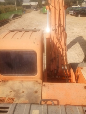 ขาย DOOSAN DX225 LC เครื่องปั้มดี ช่วงล่างพอได้ เอวมีขยับนิดๆ ขายตามสภาพ เอกสารใบชื้อขาย ไฟฟ้าตัด รถทำงานได้ ราคา450,000บาทติดต่อคุณอ๊อฟ พิจิตร086-737-9991