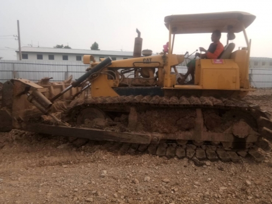 ขายCAT D5B ตีนเป็ดเอกสารเล่มทะเบียน เกียร์ตัดเครื่องดี พร้อมใช้ราคา590000บาทติดต่อคุณอ๊อฟ พิจิตร086-737-9991