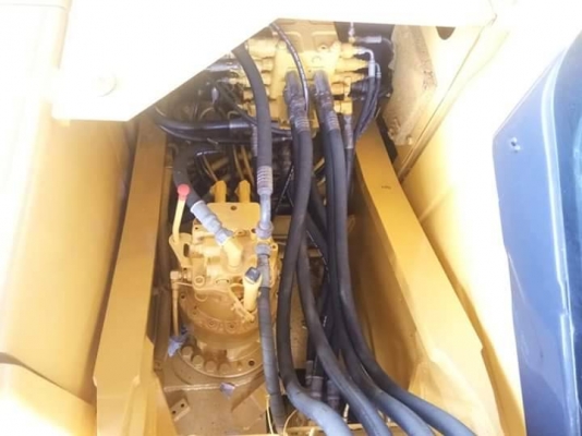 ขายKOMATSU PC160-8 สภาพสวยๆบิ้วใหม่ทั้งคัน โซ่ใหม่ ลอเลอเช็คเปลี่ยนใหม่ ทำสีใหม่ เครื่องปั้มดี เอวแน่น เอกสารเล่มชั่วโมง15000 พร้อมใช้งานพร้อมโอนราคา1,450,000บาทติดต่อคุณอ๊อฟ พิจิตร086-737-9991