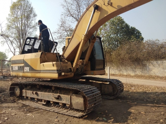 ขายด่วน แบคโคร CAT 320B สภาพสวยพร้อมใช้งาน ช่วงล่างสวย เอวดี พร้อมทำงาน เอกสารใบแจ้งจำหน่าย สนใจสอบถาม 093 0764943 K ตั้ม
