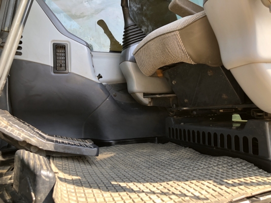 ขายรถแบคโฮ Komatsu PC200-7 สภาพดีมากพร้อมใช้งาน รถออกศูนย์ปี 2553 ไม่เคยเปลี่ยนมือ 1,450,000