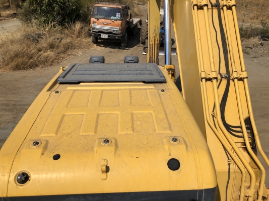 ขายรถแบคโฮ Komatsu PC200-7 สภาพดีมากพร้อมใช้งาน รถออกศูนย์ปี 2553 ไม่เคยเปลี่ยนมือ 1,450,000