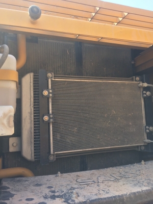 ขายดาวน์500,000 SANY215.5300ชม.ยังอยู่ในPM7,000ชม.ของบริษัท ส่งต่ออีก28งวดๆละ69,000=1,932,000 ค่าเปลี่ยนสัญาญา12,000 รวมทั้งหมดทุกอย่าง2,432,000 วัรับรถจ่ายจริงเงินดาวน์500,000ค่าเปลี่ยนสัญาญา12,000ค่าคอม20,000รวม532,000 รับรถกลับบ้านได้เลยค่ะ