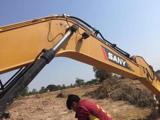 ขายดาวน์500,000 SANY215.5300ชม.ยังอยู่ในPM7,000ชม.ของบริษัท ส่งต่ออีก28งวดๆละ69,000=1,932,000 ค่าเปลี่ยนสัญาญา12,000 รวมทั้งหมดทุกอย่าง2,432,000 วัรับรถจ่ายจริงเงินดาวน์500,000ค่าเปลี่ยนสัญาญา12,000ค่าคอม20,000รวม532,000 รับรถกลับบ้านได้เลยค่ะ