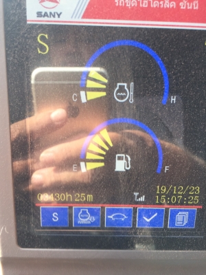 ขายดาวน์500,000 SANY215.5300ชม.ยังอยู่ในPM7,000ชม.ของบริษัท ส่งต่ออีก28งวดๆละ69,000=1,932,000 ค่าเปลี่ยนสัญาญา12,000 รวมทั้งหมดทุกอย่าง2,432,000 วัรับรถจ่ายจริงเงินดาวน์500,000ค่าเปลี่ยนสัญาญา12,000ค่าคอม20,000รวม532,000 รับรถกลับบ้านได้เลยค่ะ