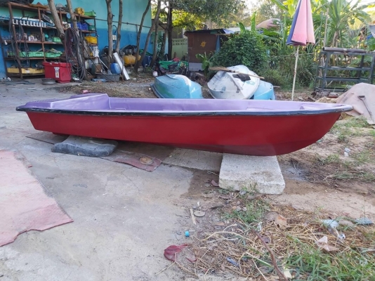 ขายเรือไฟเบอร์2ชั้น12ฟุต กว้าง140ซม. ไม่รั่วไม่แตกเก็บงานทำสีแล้ว ขาย 8500 บาทครับ