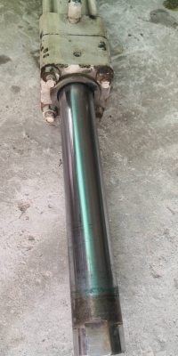 ตัวละ 1,800 บ.ส่งถึงบ้านฟรี โทร 083-2000058 LINE ID: line832923 กระบอกไฮโดรลิคเลื่อนเข้า ออก ระยะชัก 27 cm  แกนกระบอกโต 45 mm กระบอกโต 60 mm