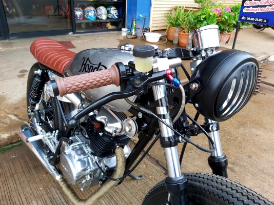 ขาย HONDA JX125 CAFE RACER แต่งสวยๆ เครื่องดี ระบบไฟครบ มีทะเบียนชุดโอนครบ ราคา 39500 บาท ส่งได้ทั่ว ขาย HONDA JX125 CAFE RACER แต่งสวยๆ เครื่องดี ระบบไฟครบ มีทะเบียนชุดโอนครบ ราคา 39500 บาท ส่งได้ทั่ว