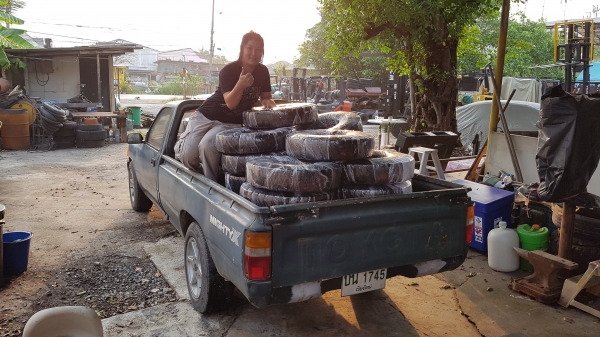 ขายยางลม รถยกโฟล์คลิฟท์ ขนาด 600-15 ,28×9-15 , 700-12 ,650-10,600-9 ติดต่อ 0844596195 เหมี๋ยวค่ะ ขายยางลม รถยกโฟล์คลิฟท์ ขนาด 600-15 ,28×9-15 , 700-12 ,650-10,600-9 ติดต่อ 0844596195 เหมี๋ยวค่ะ