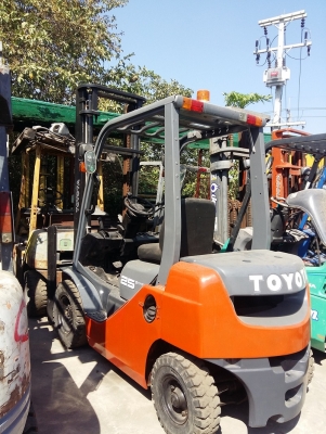 รถยกฟอร์คลิฟท์ TOYOTA 8FD25 ดีเซล 1DZII เกียร์ครัชท์ 4.0 เมตร
