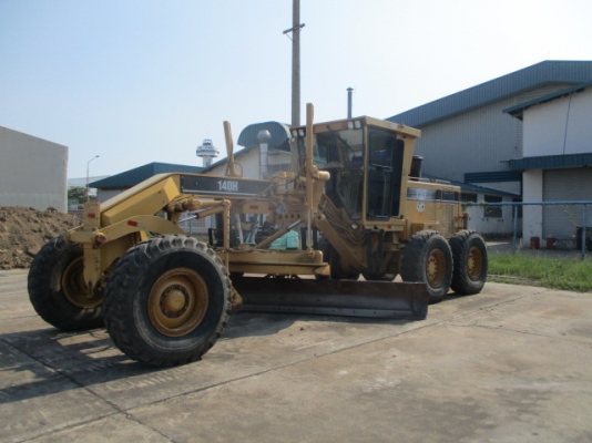 รถเกรด MOTOR GRADER รุ่น 140H ซีเรียล 2ZK04842 ปี 1999 นำเข้า จากต่างประเทศ ราคาไม่แพง ขายพร้อมชุดแจ้งจำหน่าย