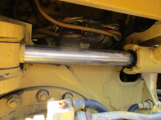 รถเกรด MOTOR GRADER รุ่น 140H ซีเรียล 2ZK04842 ปี 1999 นำเข้า จากต่างประเทศ ราคาไม่แพง ขายพร้อมชุดแจ้งจำหน่าย