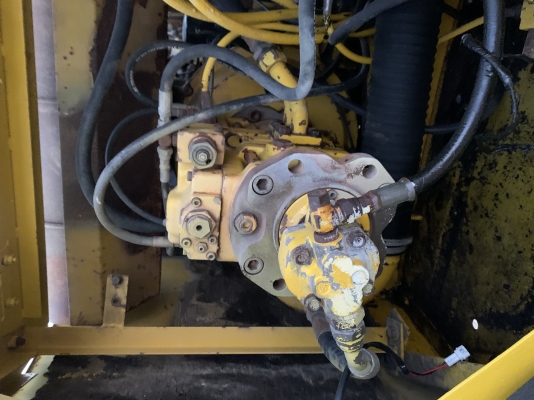 ขาย sk120-3 พร้อมใช้งานเก็บสีใหม่ เครื่องปั๊มดี ไฟฟ้าตัดแล้วระบบเร็ว อามพิเศษ