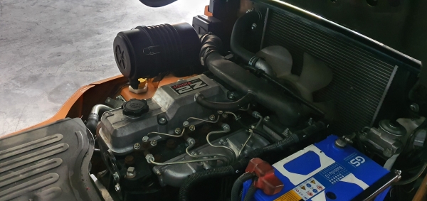 Toyota พิมพ์นิยม รุ่น 7 7FD25 ขนาดยก 2.5ตัน เครื่องดีเซล ตัวยอดนิยม ตัวใหม่ รหัส 2Z ใช้งานมาน้อย 3000ชั่วโมง เสาสูง 3.7เมตร สไลด์แผงยกได้  รถนอกเก่าญี่ปุ่น ยางตันใหม่ 4 เส้น เช็คเปลี่ยนถ่ายของเหลว ซีลกระบอก แผ่นคลัช จานกดของแท้ ให้หมด ใช้ได้ยาวเลย รถ