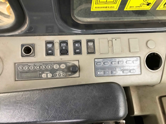 ขายรถขุด KOMATSU รุ่น PC210-6E รถสวยสภาพดี นำเข้าจากญี่ปุ่น