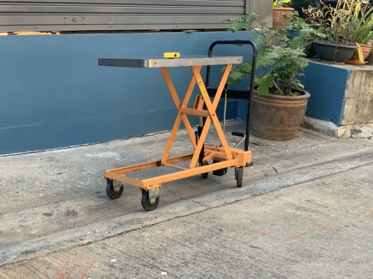 ขายโต๊ะยกสูง X-Lift table รับน้ำหนักได้ 150Kg. สภาพสวย มีล้อเคลื่อนย้ายสะดวก พร้อมใช้งาน ขายโต๊ะยกสูง X-Lift table รับน้ำหนักได้ 150Kg. สภาพสวย มีล้อเคลื่อนย้ายสะดวก พร้อมใช้งาน