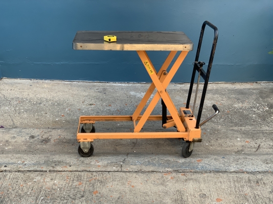 ขายโต๊ะยกสูง X-Lift table รับน้ำหนักได้ 150Kg. สภาพสวย มีล้อเคลื่อนย้ายสะดวก พร้อมใช้งาน ขายโต๊ะยกสูง X-Lift table รับน้ำหนักได้ 150Kg. สภาพสวย มีล้อเคลื่อนย้ายสะดวก พร้อมใช้งาน