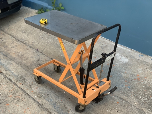 ขายโต๊ะยกสูง X-Lift table รับน้ำหนักได้ 150Kg. สภาพสวย มีล้อเคลื่อนย้ายสะดวก พร้อมใช้งาน ขายโต๊ะยกสูง X-Lift table รับน้ำหนักได้ 150Kg. สภาพสวย มีล้อเคลื่อนย้ายสะดวก พร้อมใช้งาน