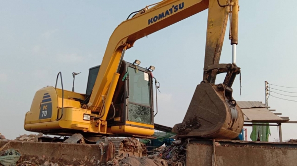 Komatsu PC70-8 ไมล์ ชม.7,000 สภาพสวยมากค่ะ