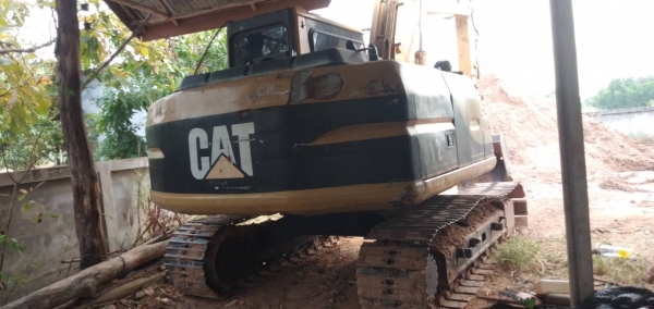 ขายCAT311V2สภาพสวยพร้อมใช้ ราคา620,000บาทติดต่อคุณอ๊อฟ พิจิตร 086-737-9991