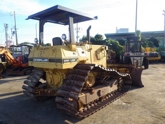 ขายรถดันดิน CAT D4H นำเข้าเองจากญี่ปุ่น สภาพสวยพร้อมใช้ ถึงเร็วๆนี้ครับ ขายรถดันดิน CAT D4H นำเข้าเองจากญี่ปุ่น สภาพสวยพร้อมใช้ ถึงเร็วๆนี้ครับ