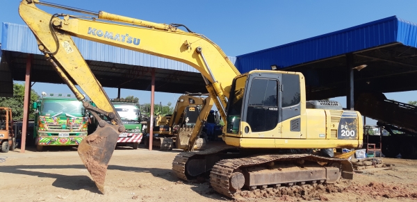 PC200-8โคมัสสุ ไฟ้ฟ้าครบ รถพร้อมใช้งาน เล่มทะเบียน