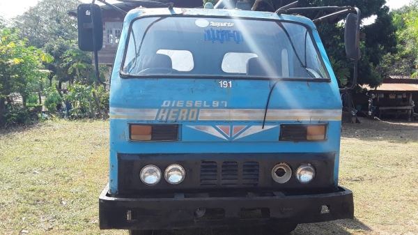 คุณแต๋น เครื่องอิชุชุ 100แรง หกล้อพร้อมใช้