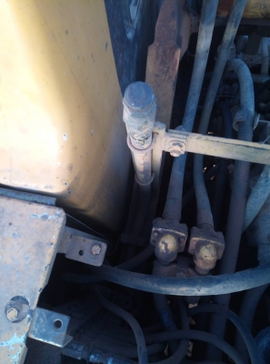 Komatsu PC200-6 ไฟฟ้าครบ เครื่อง Komatsu เอวแน่น ช่วงล่างเต็มมีลายหัวเจาะ เอกสารเล่มทะเบียน เจ้าของขายเอง