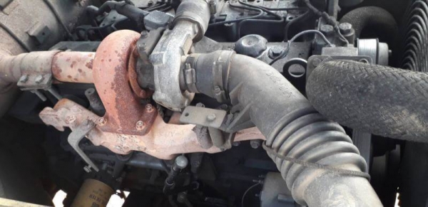 Komatsu PC200-6 ไฟฟ้าครบ เครื่อง Komatsu เอวแน่น ช่วงล่างเต็มมีลายหัวเจาะ เอกสารเล่มทะเบียน เจ้าของขายเอง