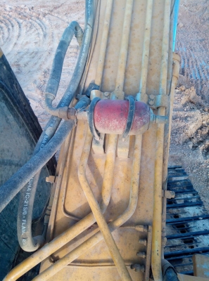 Komatsu PC200-6 ไฟฟ้าครบ เครื่อง Komatsu เอวแน่น ช่วงล่างเต็มมีลายหัวเจาะ เอกสารเล่มทะเบียน เจ้าของขายเอง