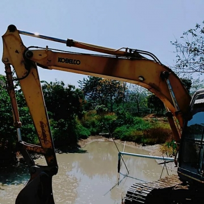 Kobelco SK100Macklll รถเก่านอก ไฟฟ้าครบ เอวแน่น ช่วงล่างเต็มซื้อมาใช้น้อย เจ้าของขายเองราคาต่อรองใด่ Kobelco SK100Macklll รถเก่านอก ไฟฟ้าครบ เอวแน่น ช่วงล่างเต็มซื้อมาใช้น้อย เจ้าของขายเองราคาต่อรองใด่