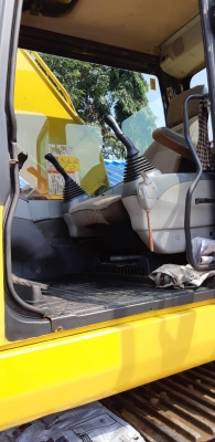 Komatsu 200-7ใช้งานน้อย รถไม่ค่อยใด้ใช้ 11695ช.ม ไฟฟ้าครบ เอวแน่น ช่วงล่างเต็ม เจ้าของขายเอง เอกสารเล่มทะเบียน