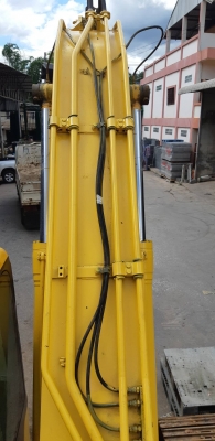 Komatsu 200-7ใช้งานน้อย รถไม่ค่อยใด้ใช้ 11695ช.ม ไฟฟ้าครบ เอวแน่น ช่วงล่างเต็ม เจ้าของขายเอง เอกสารเล่มทะเบียน