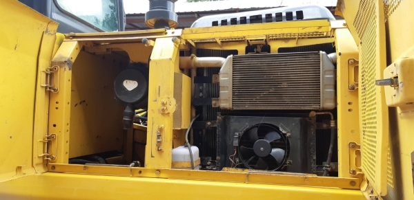 Komatsu 200-7ใช้งานน้อย รถไม่ค่อยใด้ใช้ 11695ช.ม ไฟฟ้าครบ เอวแน่น ช่วงล่างเต็ม เจ้าของขายเอง เอกสารเล่มทะเบียน