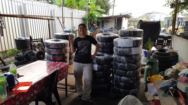 ขายยางลม รถยกโฟล์คลิฟท์ ขนาด 600-15 ,28&times;9-15 , 700-12 ,650-10,600-9 ติดต่อ 0844596195 เหมี๋ยวค่ะ