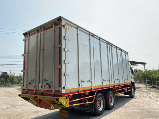 10ล้อเพลาเดียวตู้แห้ง10บานตู้ยาว 8.10ม กว้าง2.55ม Isuzu FVM ปี62ยูโรทรี น็อตล้อ10ตัว เบาะถุงลม แอร์แ