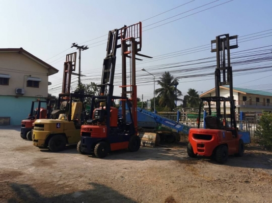 รถโฟอร์คลิฟต์ รถโฟอร์คลิฟต์